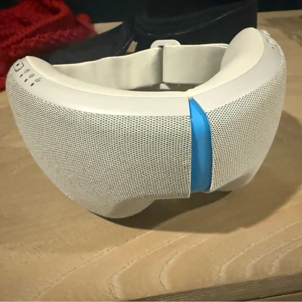 White and Blue VR Headset - Comfort Fit